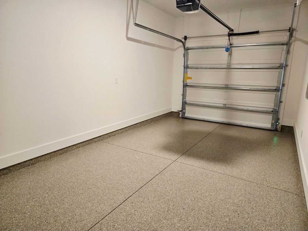 Building Photo - 396 Salt Creek Lane