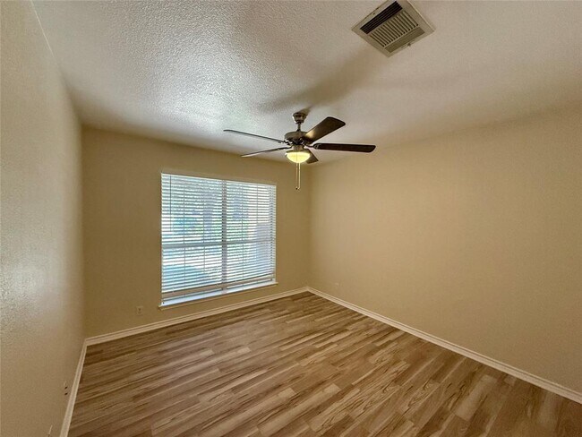 Building Photo - 1424 Redden Cove