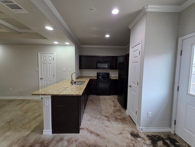 Building Photo - Town home for rent