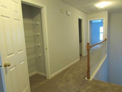 Building Photo - 3 Bedroom 2.5 Bath Condo Located Off Barre...