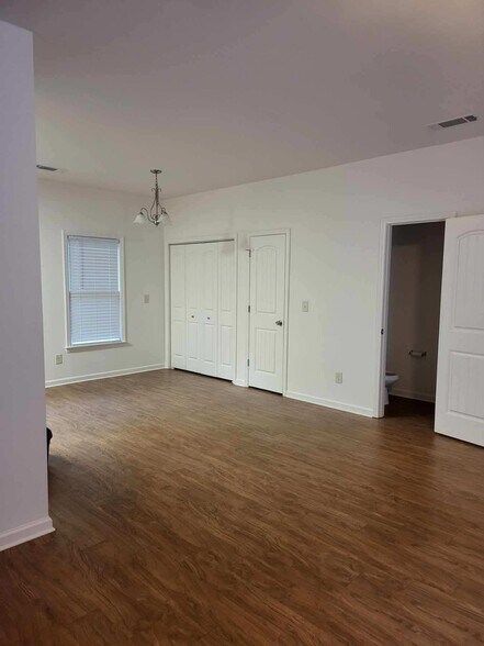 Building Photo - 74 Jacobs Ln