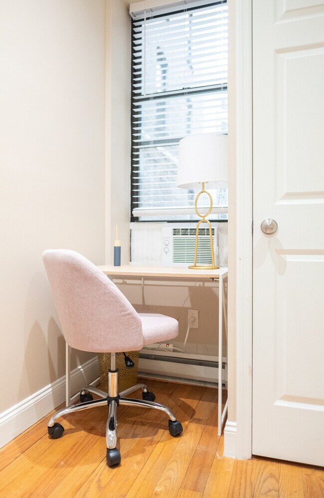 Building Photo - 5 W 101st St