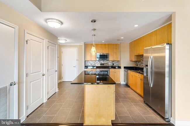 Building Photo - 155 Potomac Passage