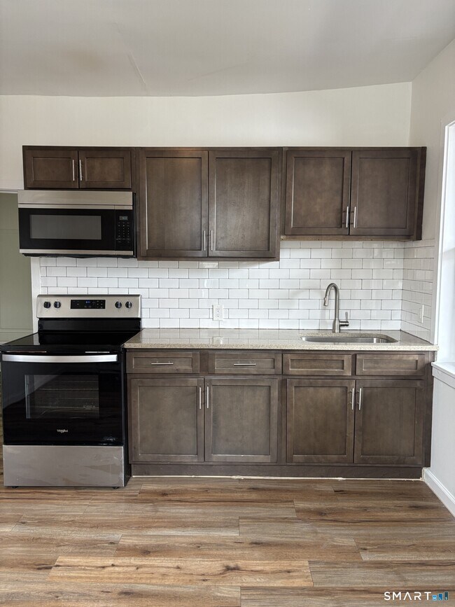 Building Photo - 110 Rockwell Ave