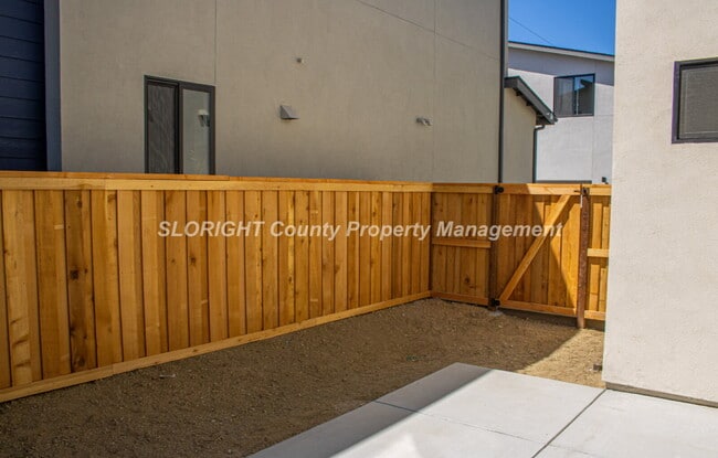 Building Photo - AVAILABLE JULY - Modern Style Home SLO Home - 3 Bedroom / 2.5 Bathroom