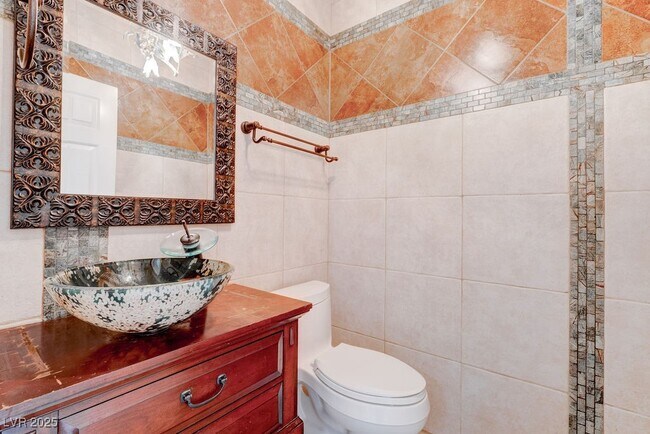 Building Photo - 8408 Bay Point Dr