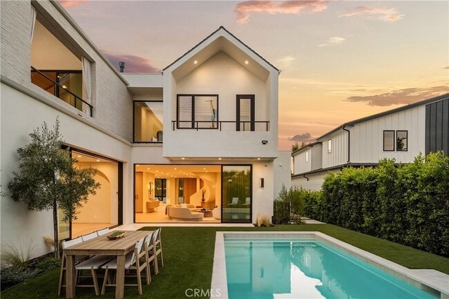 Building Photo - 5006 Enfield Ave