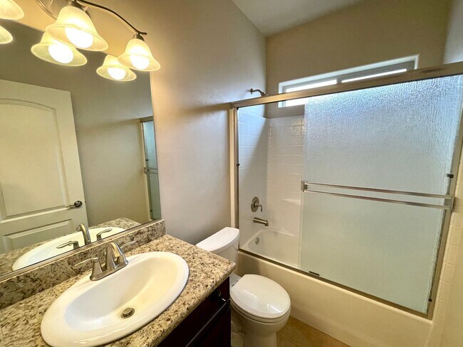 Building Photo - Beautiful 3 Bedroom Home in Hualapai Shadows! *HOME IS CURRENTLY OCCUPIED, PLEASE DO NOT DISTURB ...