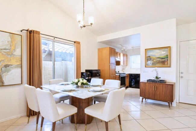 Building Photo - 329 S 161st Ln