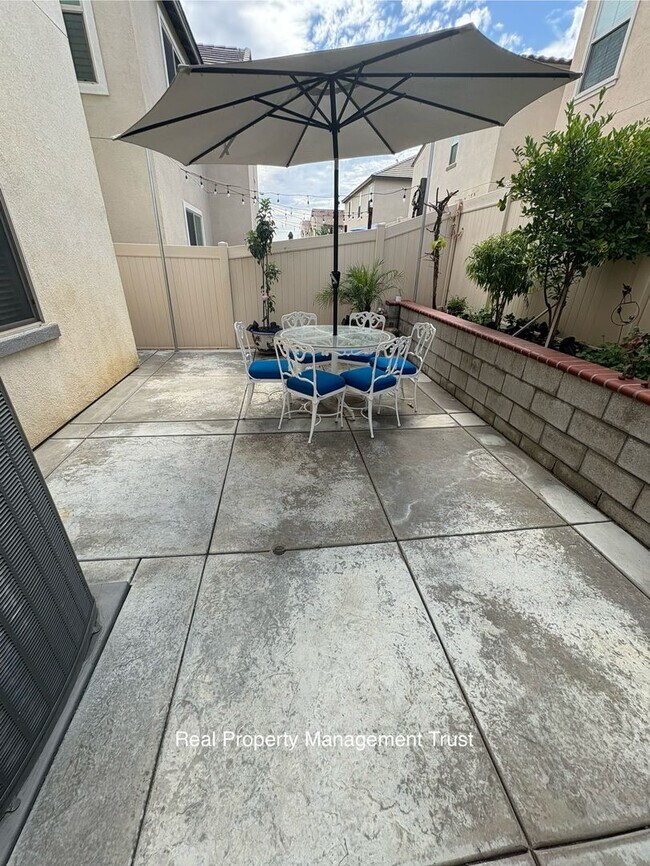 Building Photo - Meticulously Cared for Condo for Rent