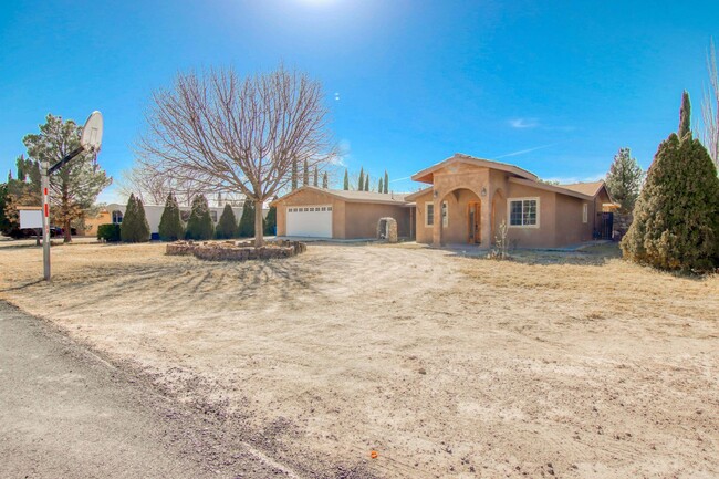 Building Photo - Beautiful East side HOME in Clin. Tx