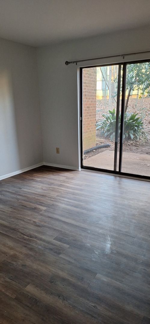 Building Photo - 2 Bedroom Town Home Style, beautiful tree-lined property off Western Blvd in Raleigh.