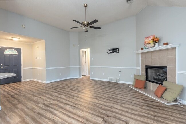 Building Photo - 3418 Broadway St