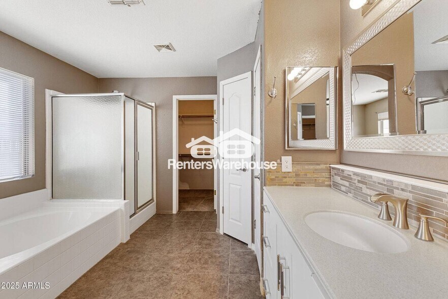 Building Photo - 39837 N Manetti St