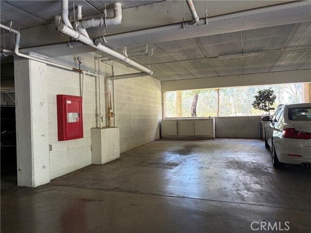Building Photo - 5500 Paseo Del Lago W