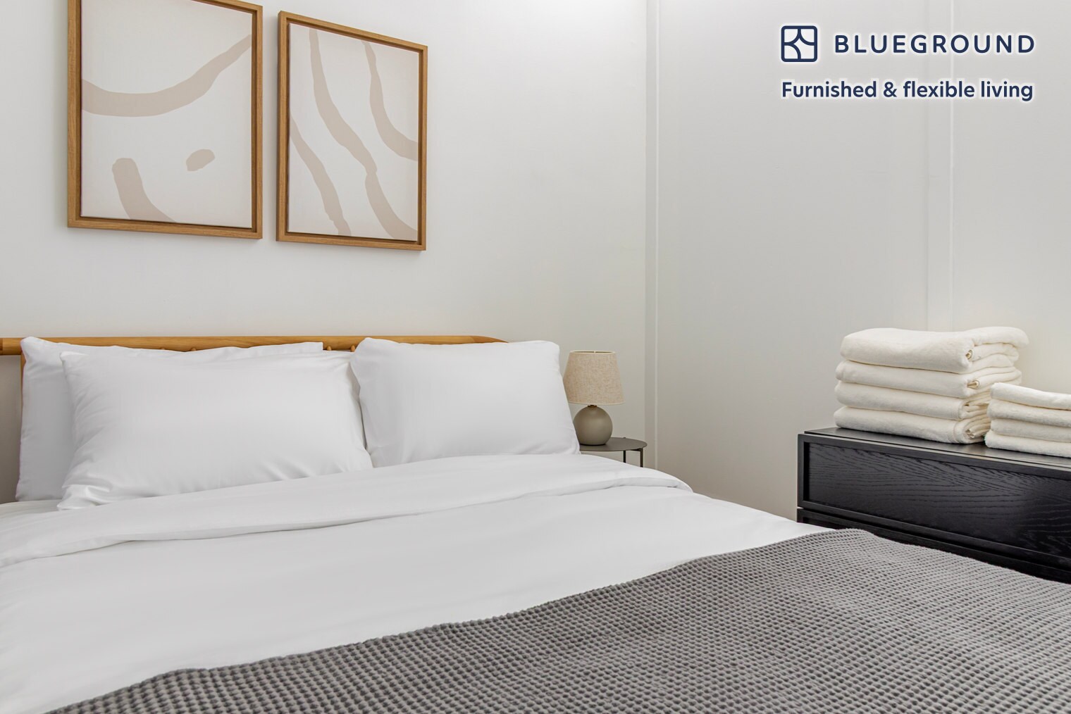 Building Photo - 161 W 54th St