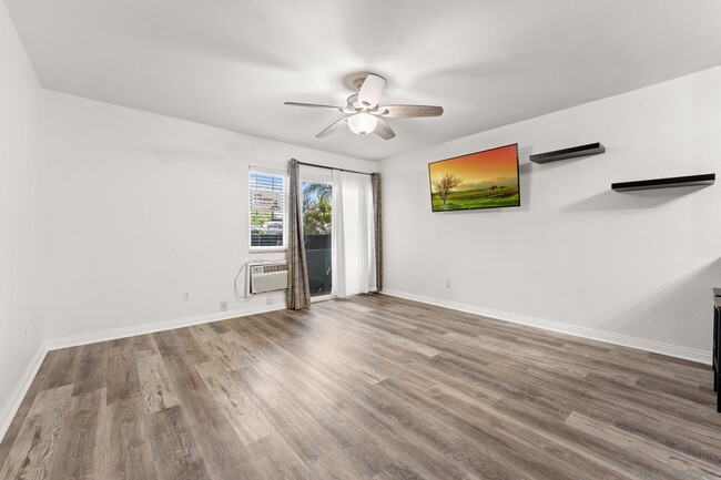 Building Photo - 4860 Rolando Ct