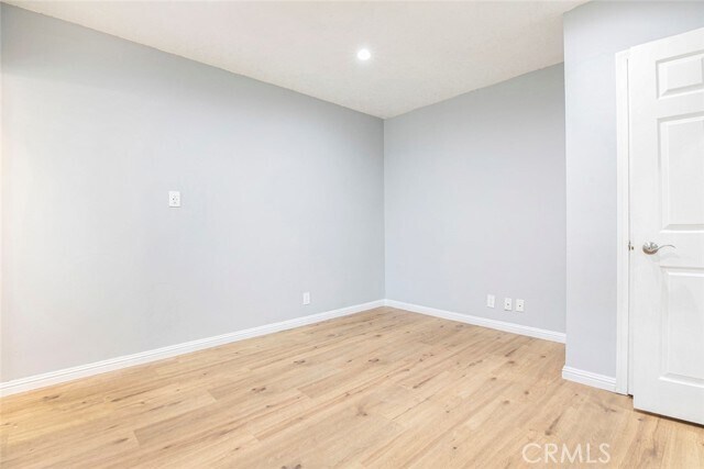 Building Photo - 10430 Langdon Ave