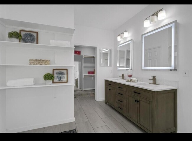 Building Photo - 304 Milby St