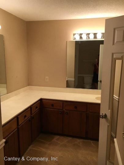 Building Photo - 2 br, 2.5 bath House - 140 Lionsgate Drive