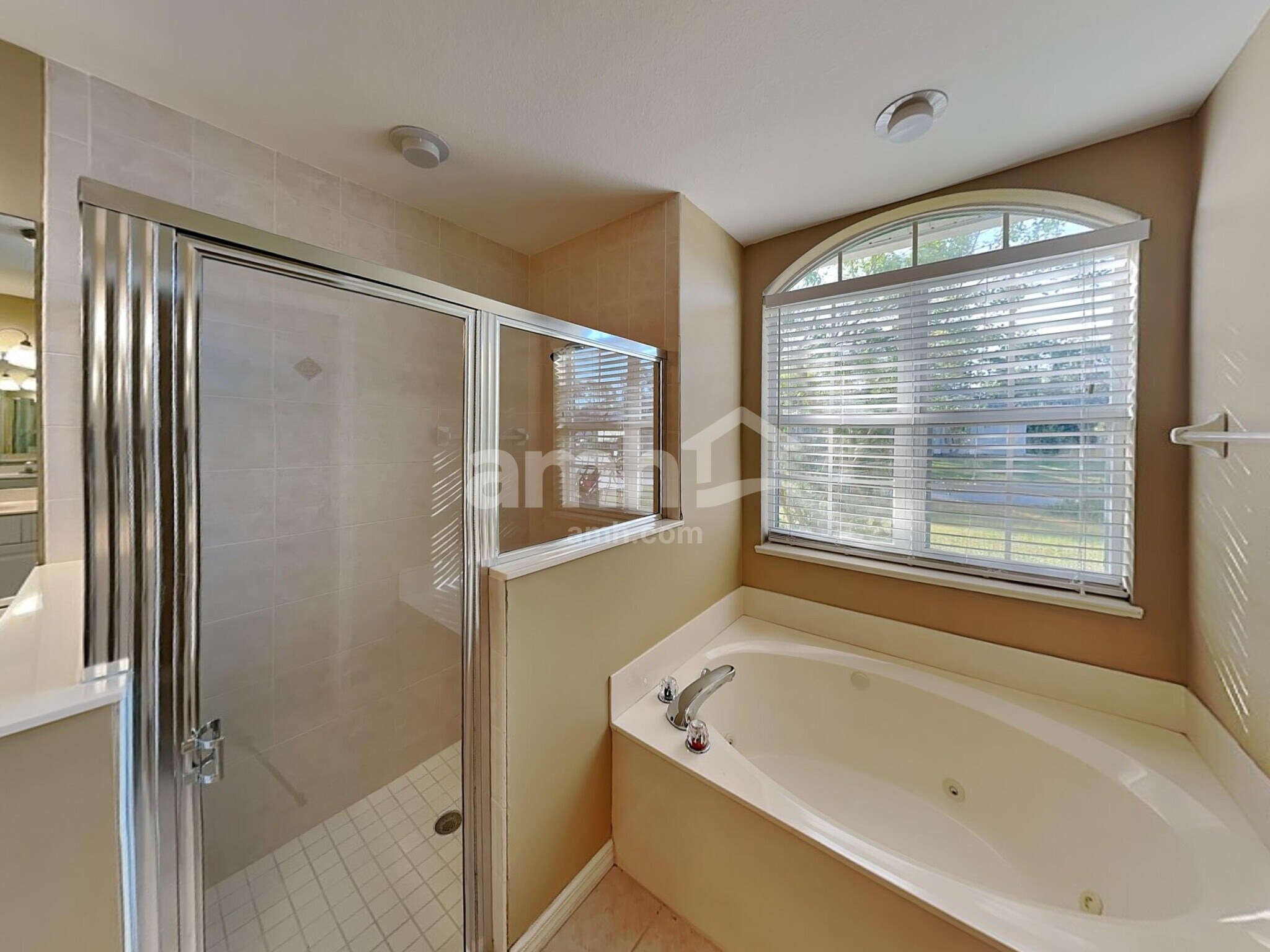 Building Photo - 5869 NW Leghorn Ave