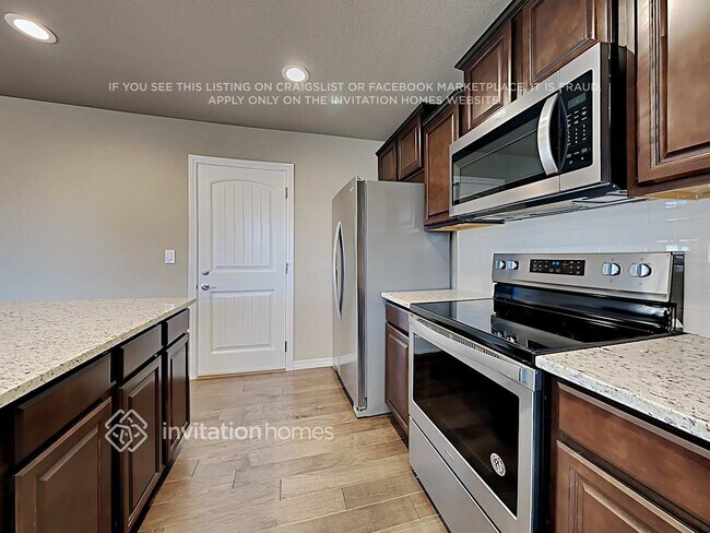 Building Photo - 6133 Nash Dr