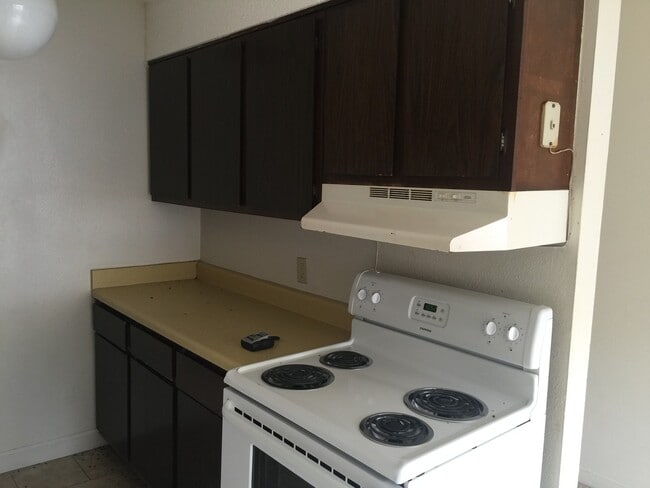 Building Photo - Cute 2 Bedroom Unit at Pier One