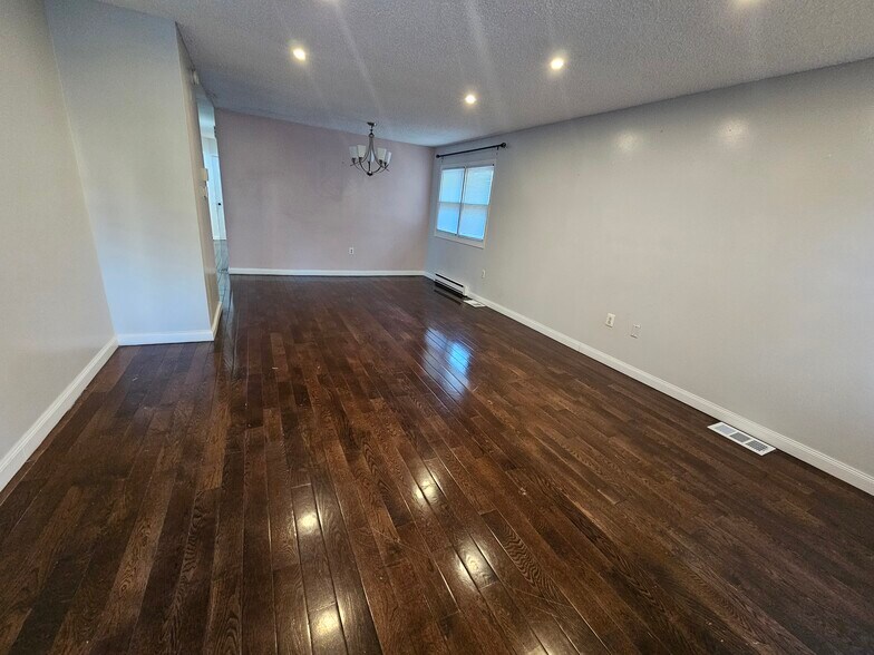 Building Photo - 705 Pennsylvania Ave