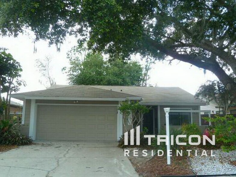 Primary Photo - 3014 Curry Woods Dr