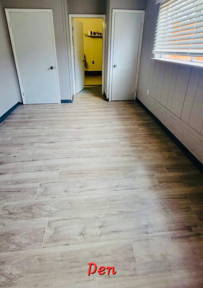 Building Photo - 3 Utica Ln