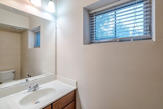 Building Photo - Gorgeous And Upgraded 2 Bedroom 3.5 Bathroom End Unit Townhome In Popular Shirlington Crest