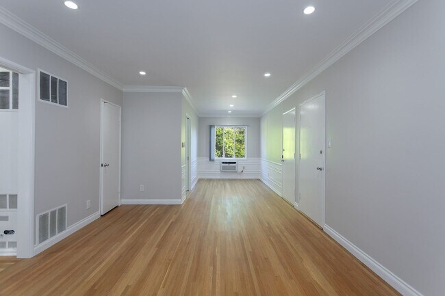 Building Photo - 1810 Milan Ave