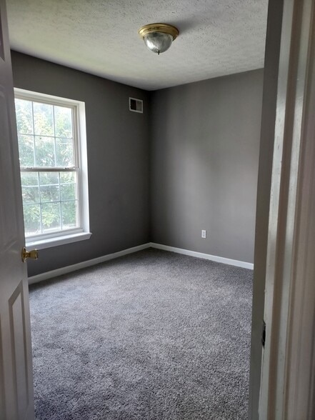 Bedroom #3 new carpet - 1216 Lipps Ln