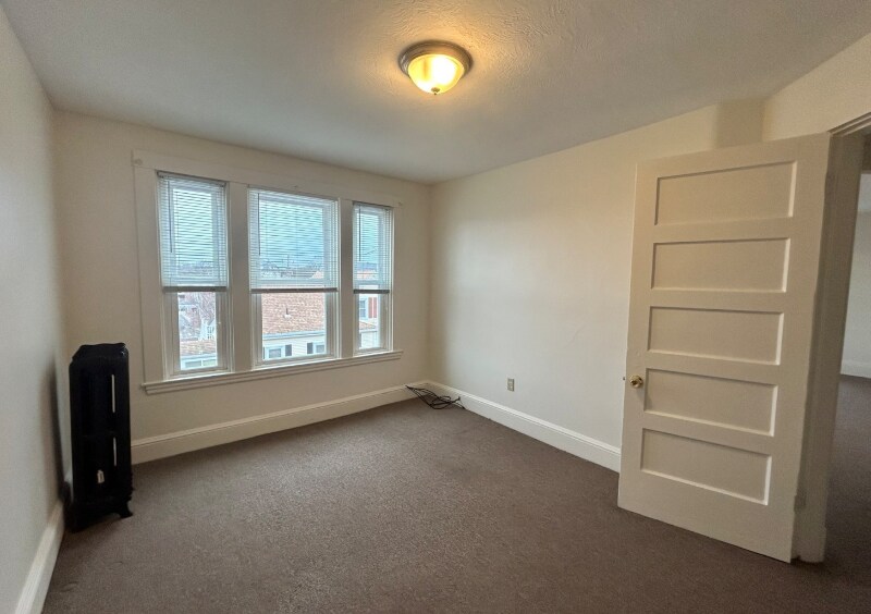 Building Photo - 67 Pleasant St