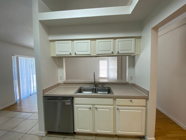 Building Photo - 15327 Lafite Ln