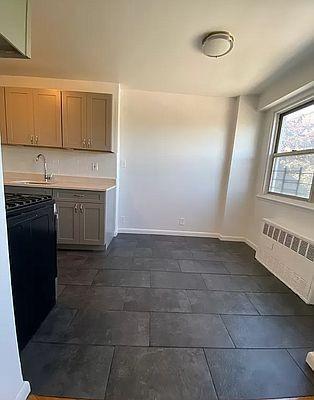 Building Photo - 3 bedroom in BRONX NY 10473