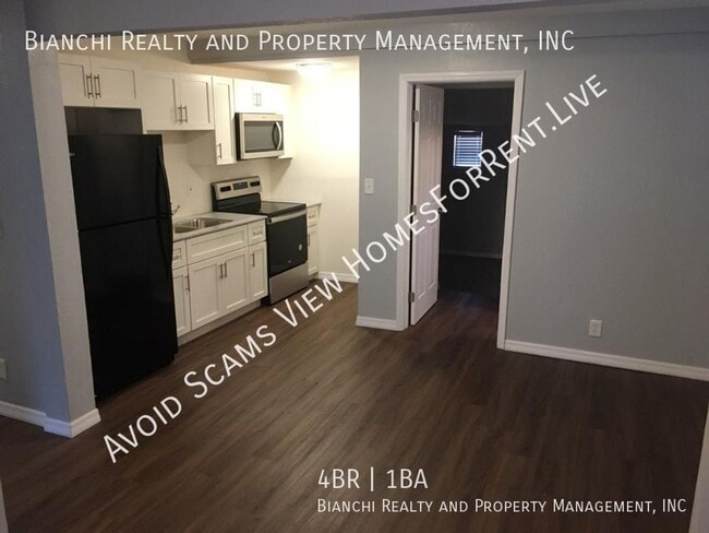 Building Photo - 3450 17th Ave S