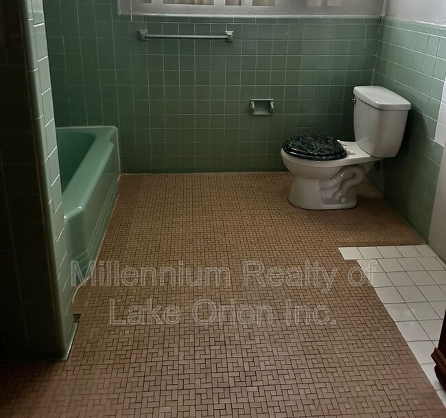 Building Photo - 8505 W Seven Mile Rd