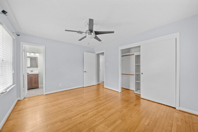Building Photo - 6031 Moonmist Dr