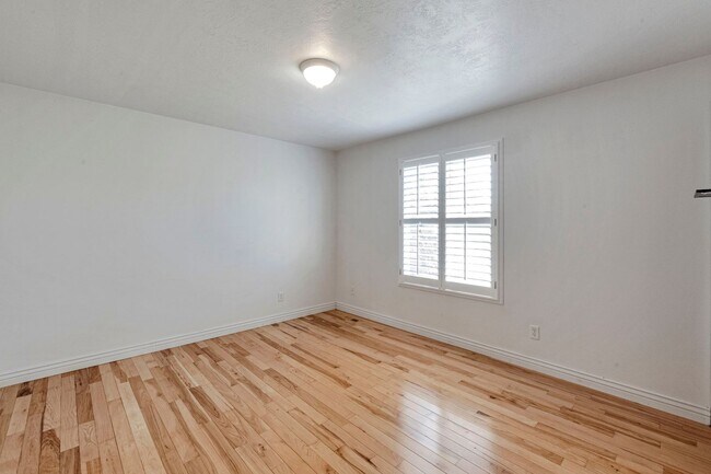 Building Photo - 503 N 850 W