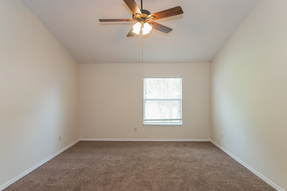 Building Photo - 7624 Pilgrims Trace Dr