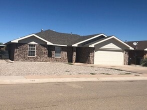 Building Photo - 5 Minutes from Holloman AFB - 5 Minutes from Alamogrodo