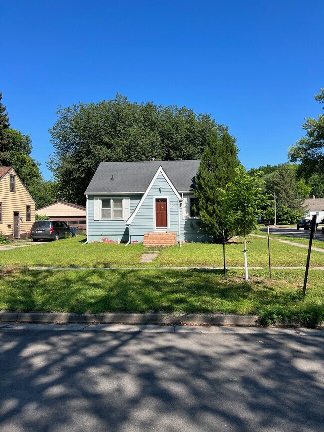 Primary Photo - 602 12th St N