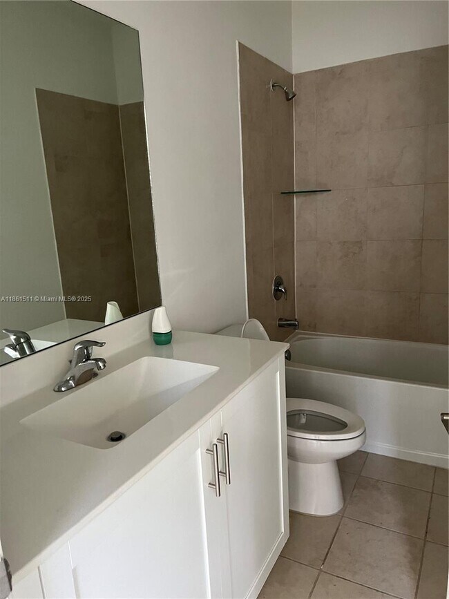 Building Photo - 316 NE 208th Ter