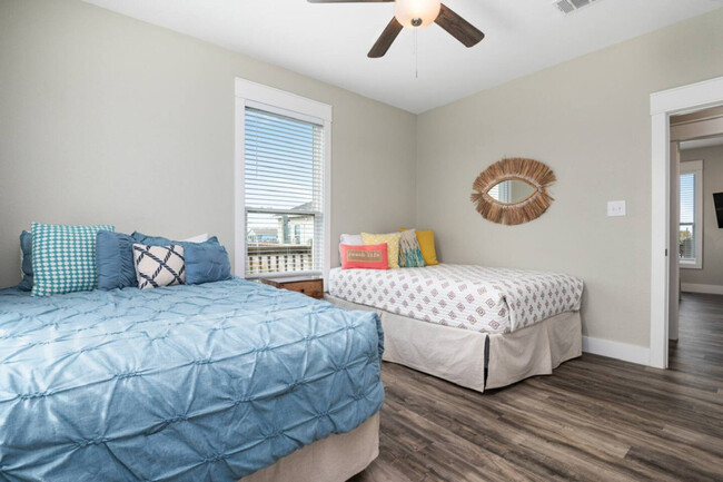 Building Photo - 951 Gulf Shores Dr