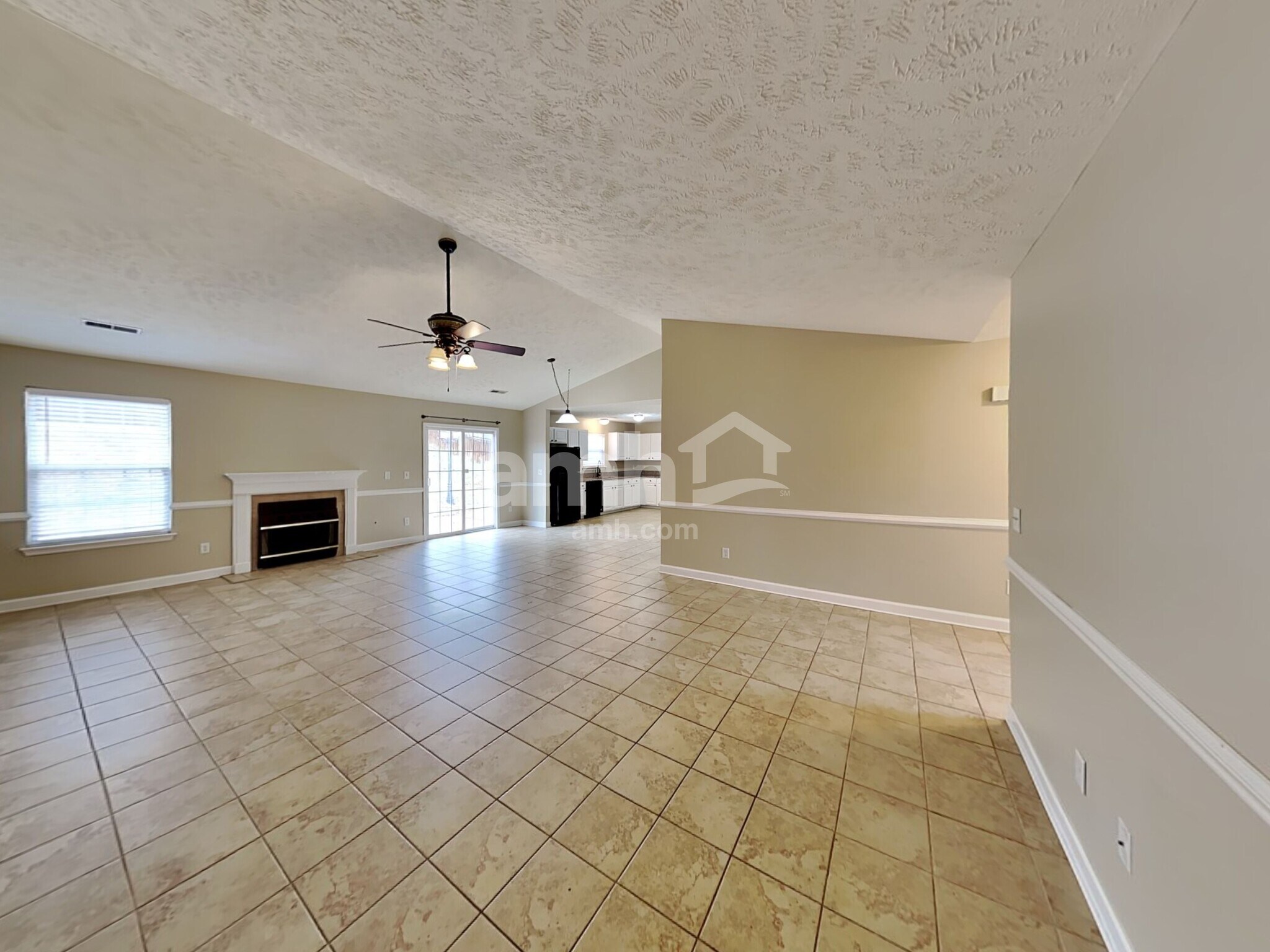 Building Photo - 6005 Mountview Dr