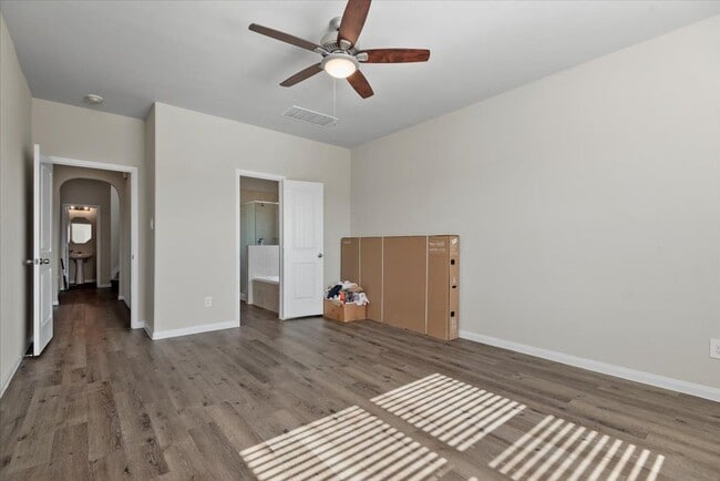 Building Photo - 5639 Brooklyn Rose Dr