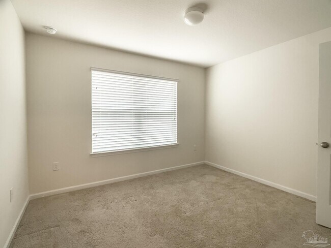 Building Photo - 5760 Blackhorse Cir