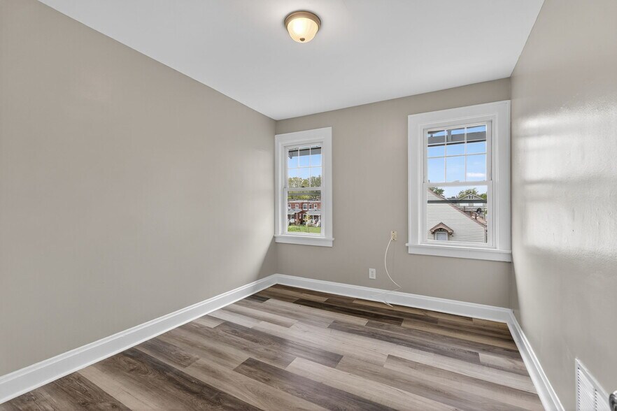 Building Photo - 1123-1125 S Ohio Ave