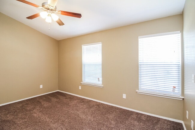 Building Photo - 4713 Baton Rouge Blvd